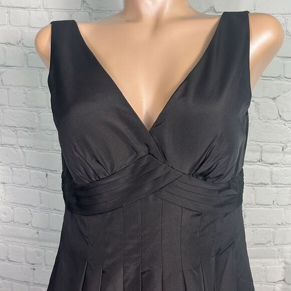 NW Collections Cocktail V Neck Sleeveless Taffeta Mini Dress - Picture 2 of 7